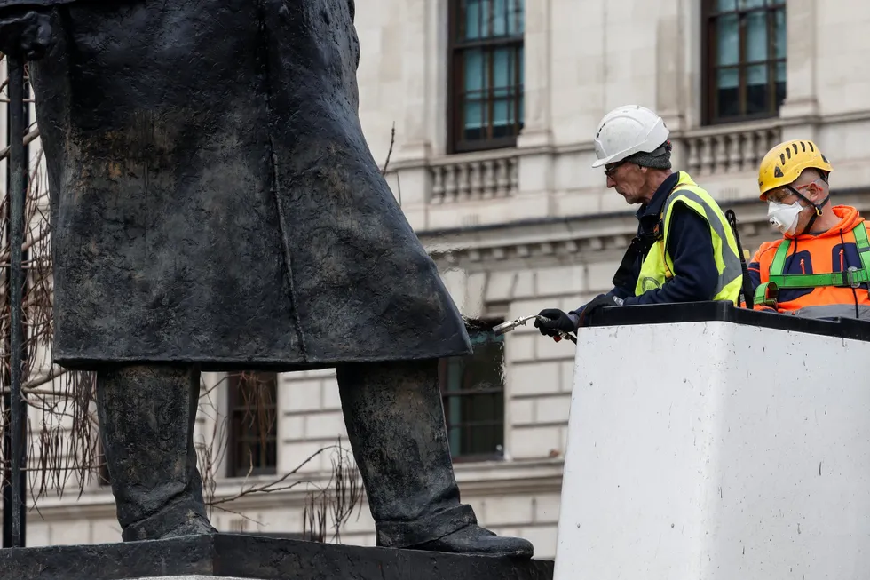 Winston Churchill statue restored