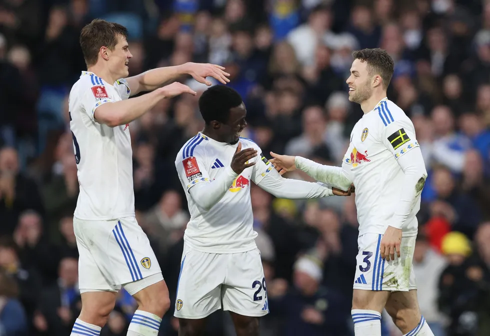Leeds swept past Norwich with ease in front of a raucous Elland Road