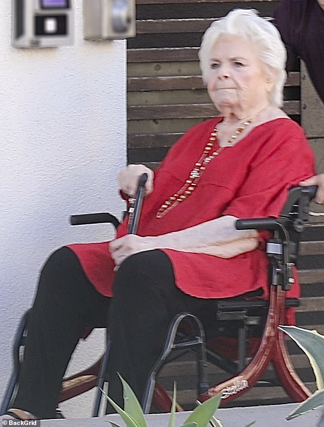 The following year, she took on the replacement role of Electra in the Broadway production of Gypsy: A Musical Fable at the Broadway Theatre