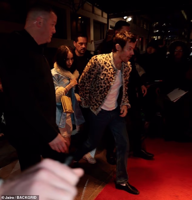 It comes as fans went into meltdown as Harry indulged in a gay kiss with Saturday Night Live star Ben Marshall during his latest opening monologue on the sketch show