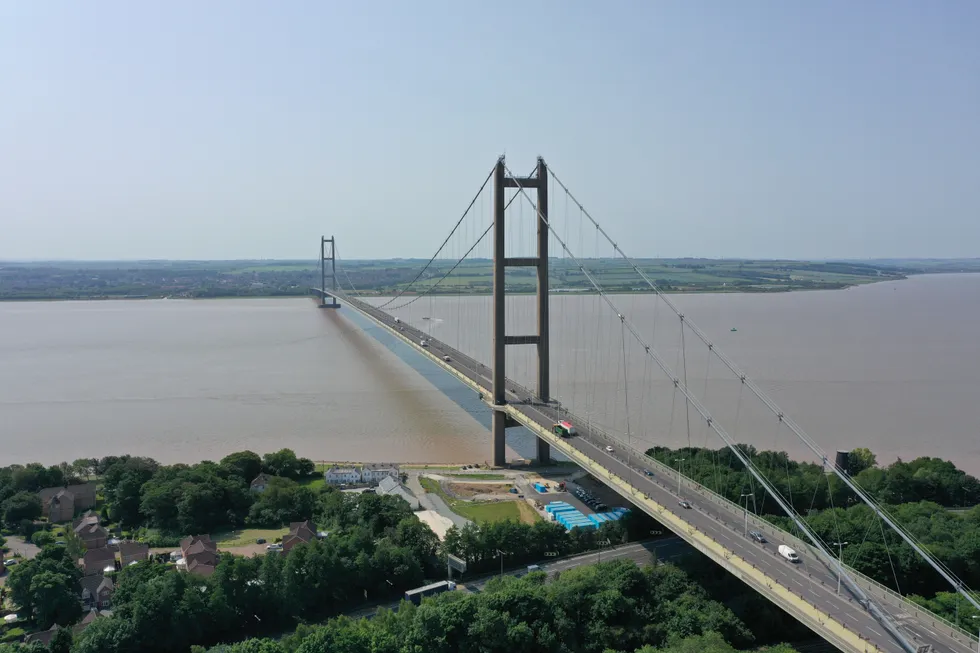 The Humber Bridge remains open \u200b