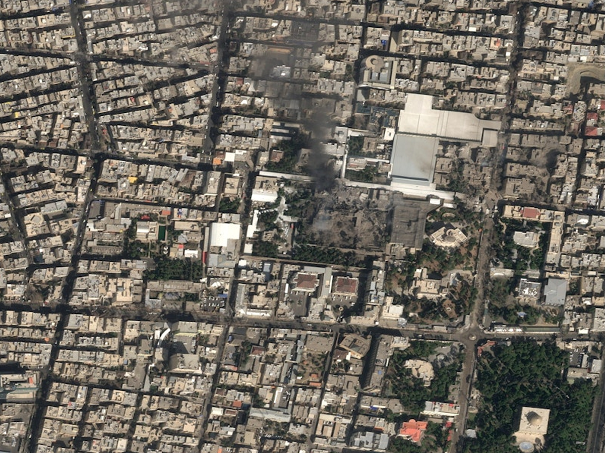 A satellite image shows black smoke rising and heavy damage at Iranian Supreme Leader Ayatollah Ali Khamenei's compound, following strikes by the United States and Israel against Iran, in Tehran, Iran February 28, 2026. Photo: Reuters
