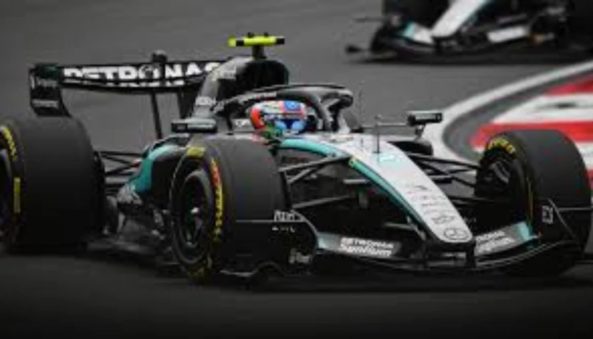  Lewis Hamilton takes the lead during eventful opening lap in China