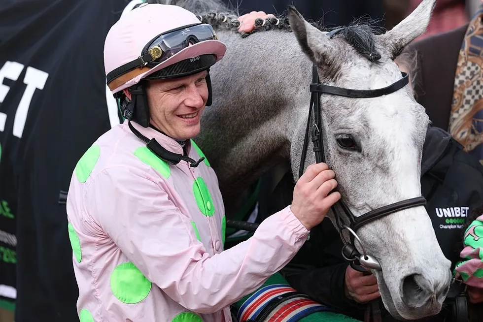 Lossiemouth remains unbeaten at Cheltenham after a late decision to put her in by Willie Mullins