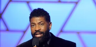 Nicki Minaj gets brutally roasted in mock ‘prayer’ at NAACP Image Awards as Deon Cole’s opening joke sparks gasps