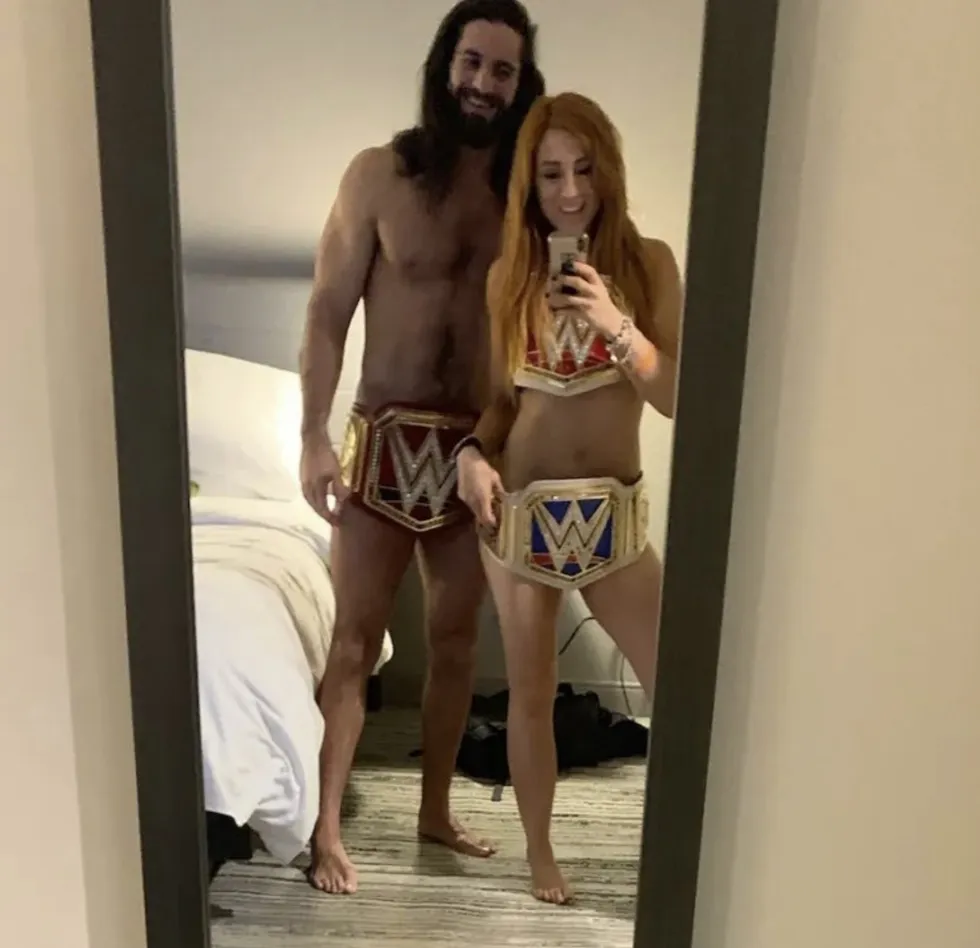 Seth Rollins and Becky Lynch famously posed in a similar fashion after their WrestleMania 35 triumphs back in 2019
