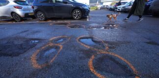 Heavy rain leads to surge in vehicles breaking down due to potholes | UK News