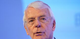 Major attacks Trump on Iran and Starmer’s ‘tiptoeing’ approach to president | Politics News