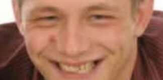 Three charged with murder after man found dead in wheelie bin | UK News