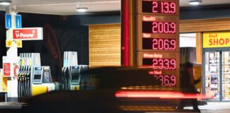 US central bank predicts inflation rise from Iran war as oil prices surge again | Money News